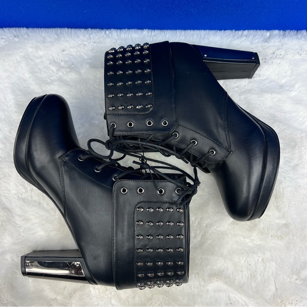 NWT |•HOT TOPIC•| Metal Heel Silver Studs Lace Up Rockstar Ankle Boots Size 9 - Picture 7 of 13